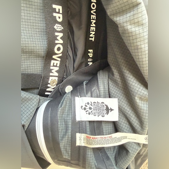 Free People Movement Blizzard Bliss Ski Jacket Hooded Snowboarding Sz XS Anorak - Picture 14 of 16